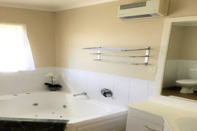 Photo of property in 8946 State Highway 2, Waihi, 3682