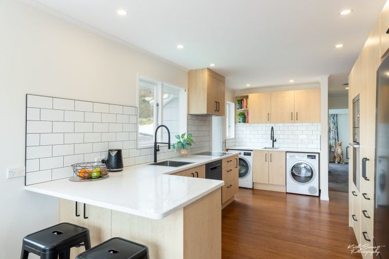 Photo of property in 19 Otira Grove, Kelson, Lower Hutt, 5010