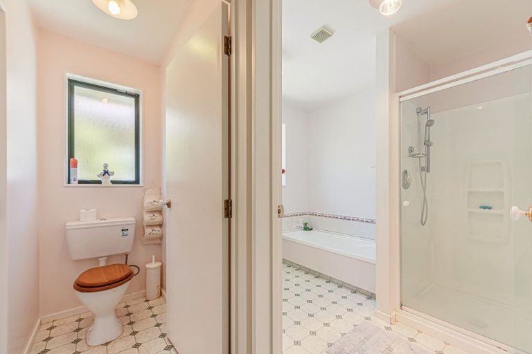 Photo of property in 20 Ranui Street, Waikawa, Picton, 7220