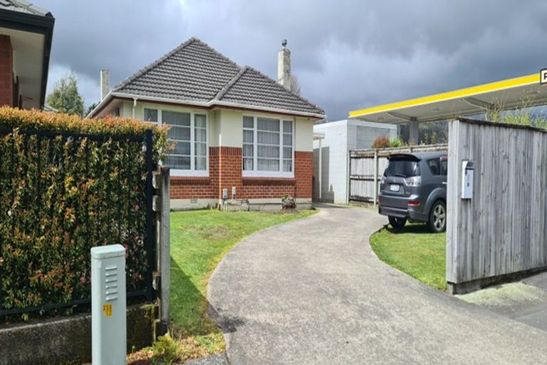 Photo of property in 28 Gibbons Street, Upper Hutt Central, Upper Hutt, 5018