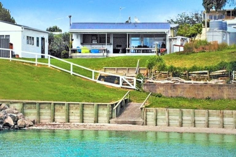 Photo of property in 22 Sergeant Road, Awhitu, Waiuku, 2684