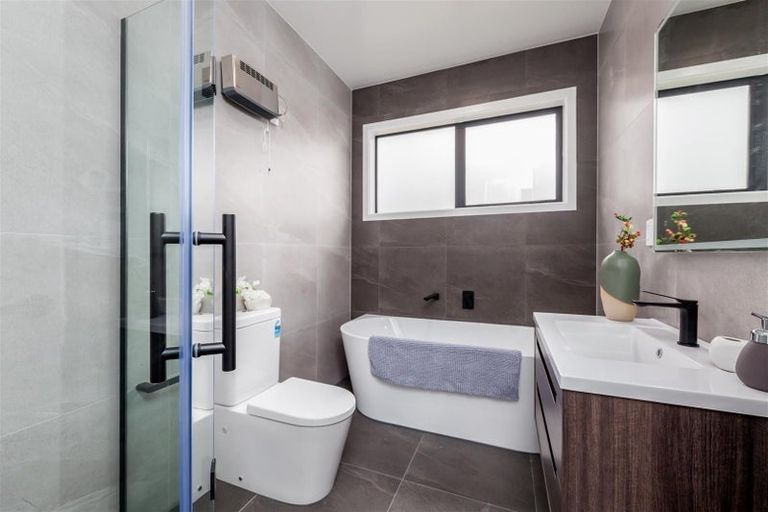 Photo of property in 22 Lewis Younie Road, Kumeu, 0810