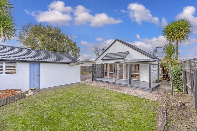 Photo of property in 33 Glenrowan Avenue, Avondale, Christchurch, 8061