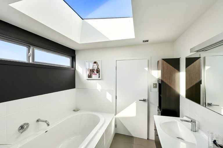 Photo of property in 273 Dowse Drive, Maungaraki, Lower Hutt, 5010