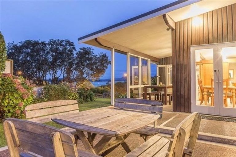 Photo of property in 345 Devonport Road, Tauranga, 3110