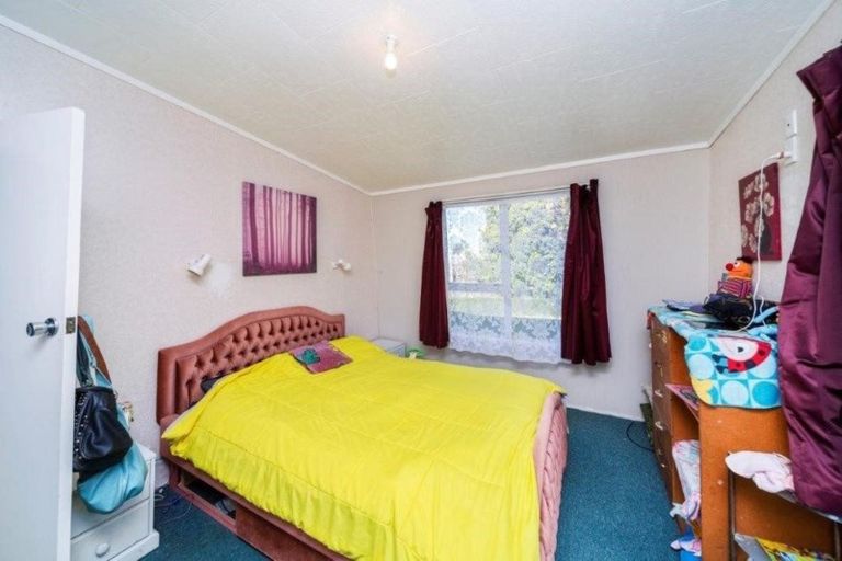 Photo of property in 1 County Drive, Hawera, 4610