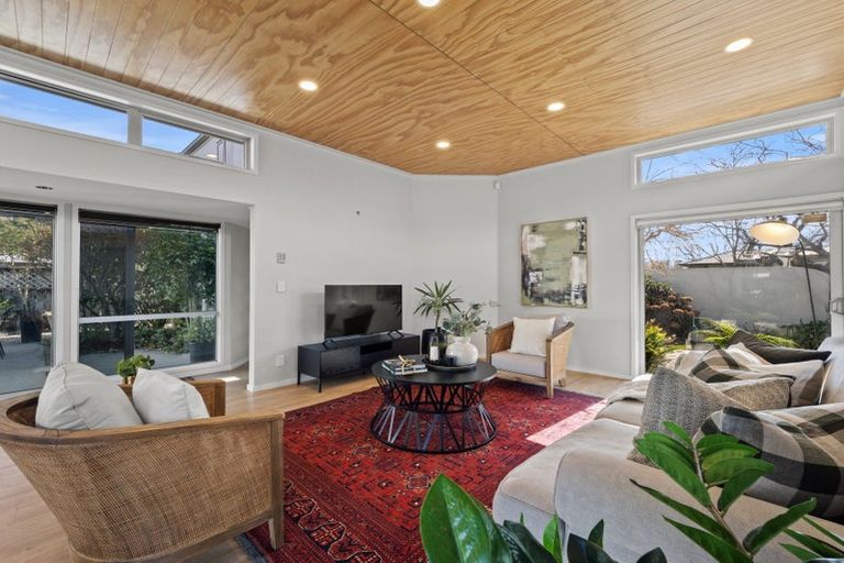 Photo of property in 294 Park Road, Hokowhitu, Palmerston North, 4410