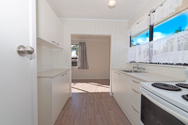 Photo of property in 2/162 Universal Drive, Henderson, Auckland, 0610