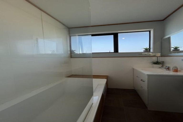 Photo of property in 4 Barque Crescent, Whitby, Porirua, 5024