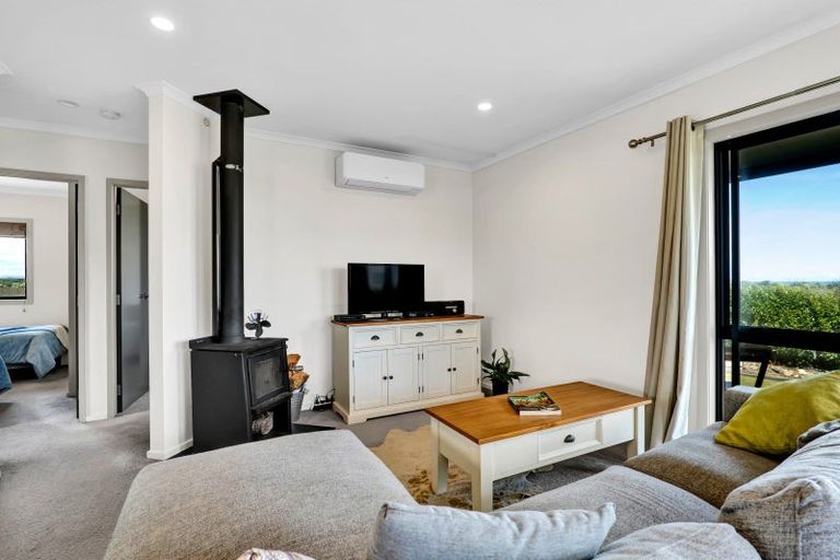 Photo of property in 10 Rosemount Road, Waverley, 4591