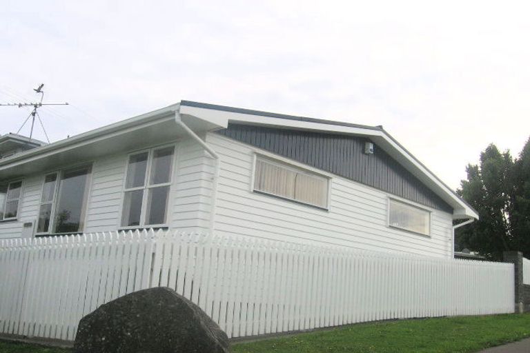 Photo of property in 18 Laurel Grove, Maungaraki, Lower Hutt, 5010
