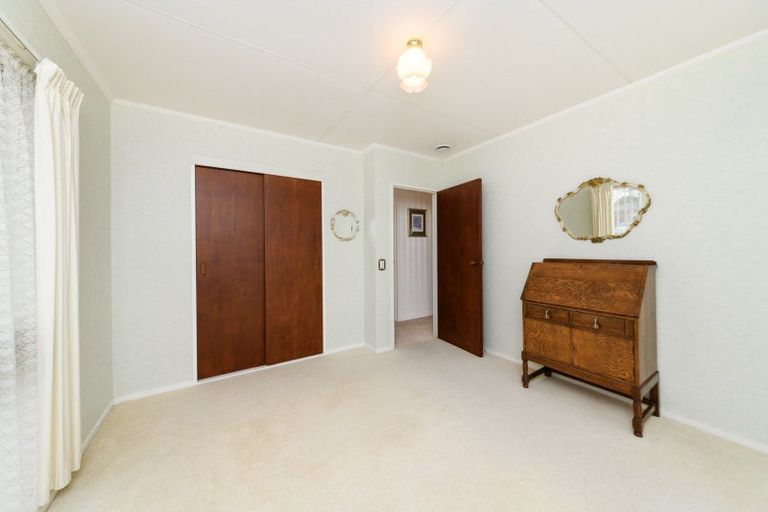 Photo of property in 1 Wharite Place, Awapuni, Palmerston North, 4412