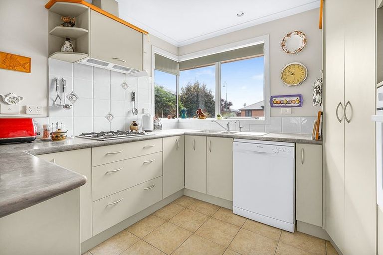 Photo of property in 28 Mickelson Avenue, Rototuna, Hamilton, 3210