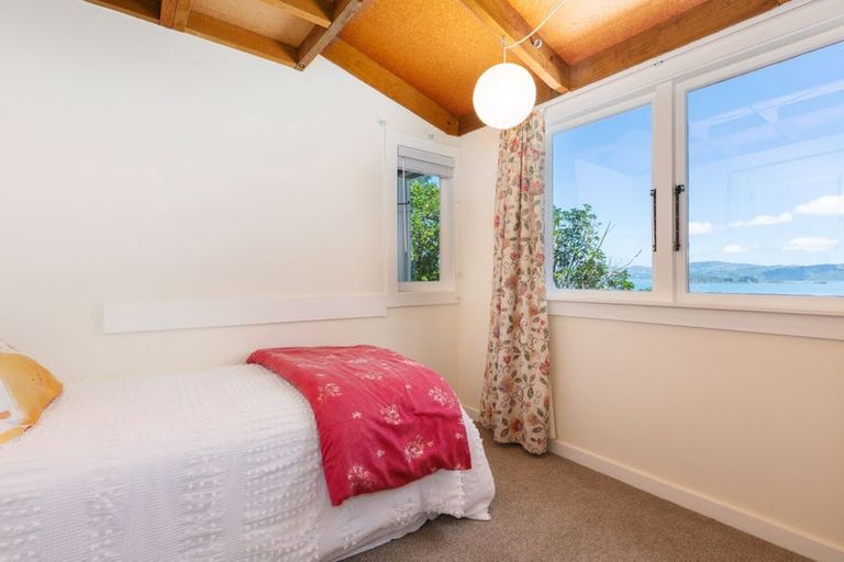Photo of property in 17 Mahina Road, Mahina Bay, Lower Hutt, 5013
