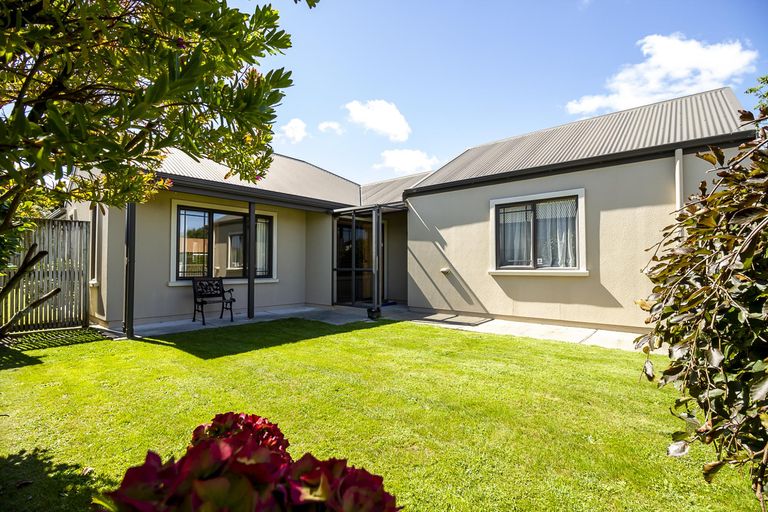 Photo of property in 27 Pirie Street, Palmerston North, 4410