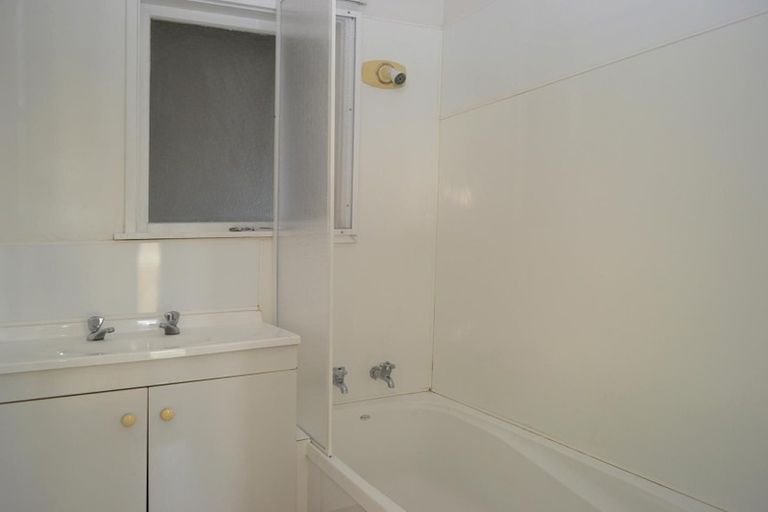 Photo of property in 31 Bill Hercock Street, Pirimai, Napier, 4112