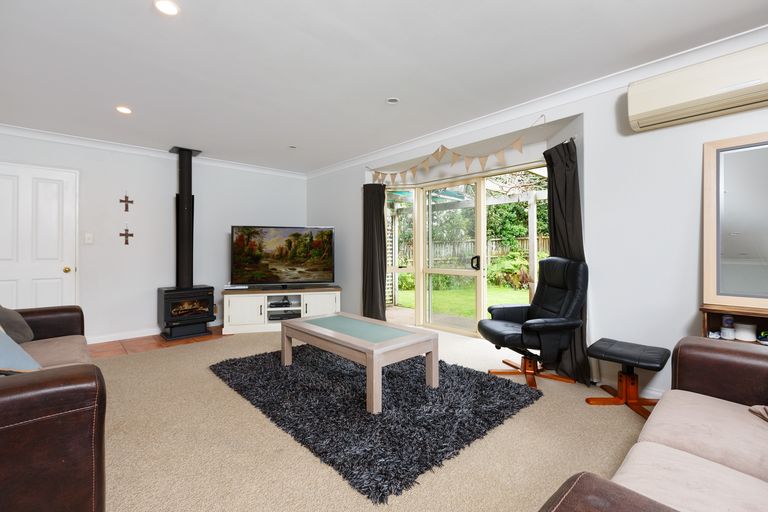 Photo of property in 16 Mamaku Rise, Welcome Bay, Tauranga, 3112