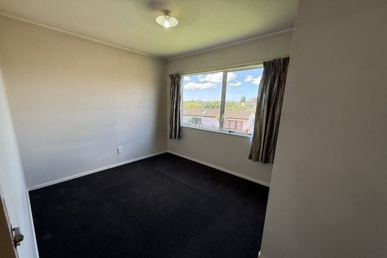 Photo of property in 33 Addison Drive, Glendene, Auckland, 0602