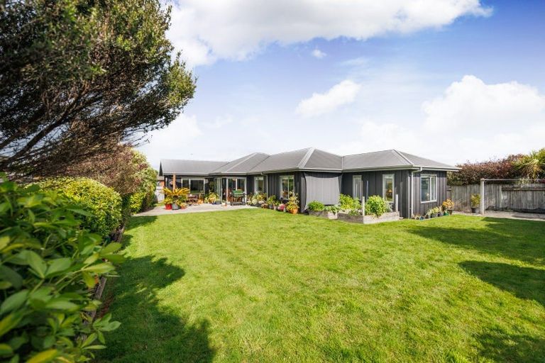 Photo of property in 4 Poplar Grove, Feilding, 4702