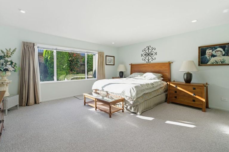 Photo of property in 17 Greystoke Lane, Avonhead, Christchurch, 8042
