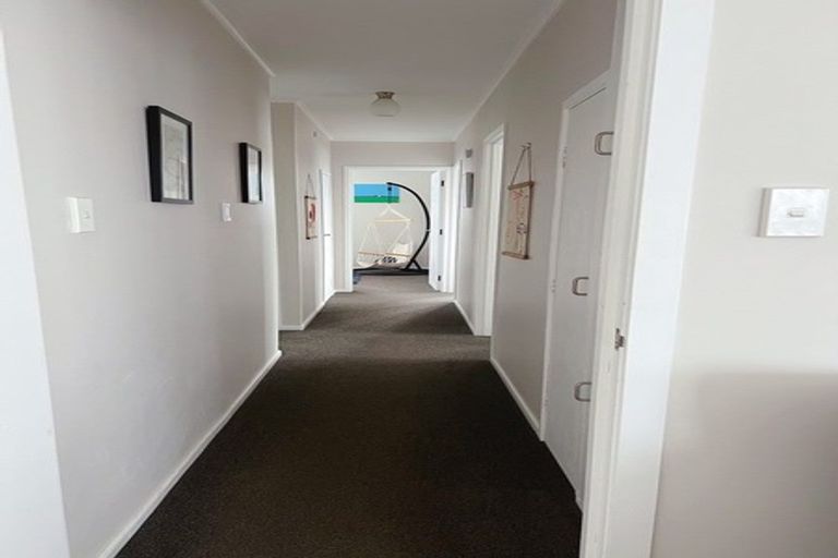 Photo of property in 33 Helena Street, Massey, Auckland, 0614