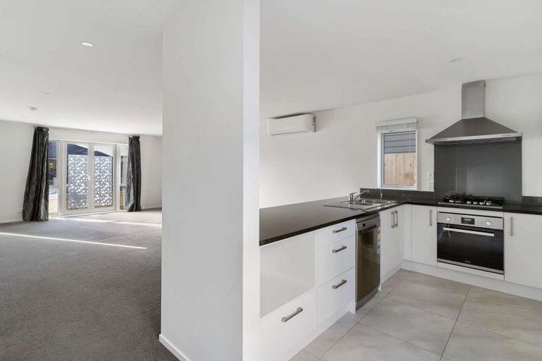 Photo of property in 17 Aviation Street, Takanini, 2112