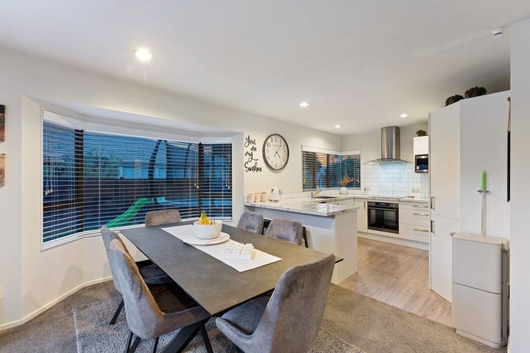 Photo of property in 37 Realm Drive, Paraparaumu, 5032