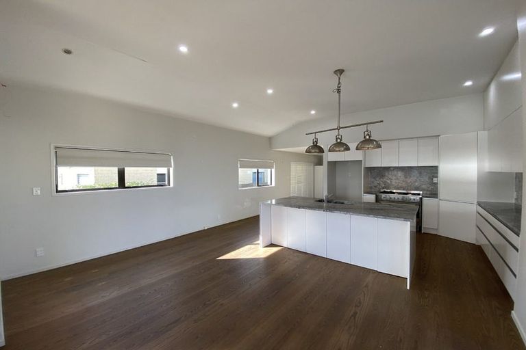 Photo of property in 62 The Terrace, Herald Island, Auckland, 0618