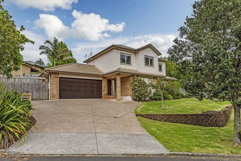 Photo of property in 1 Landvale Court, Browns Bay, Auckland, 0630