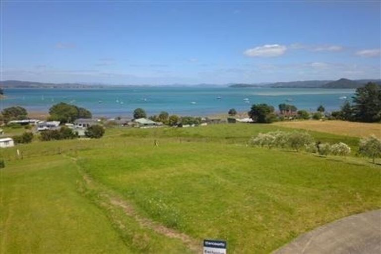 Photo of property in 3 Whatonga Place, Whangarei Heads, 0174