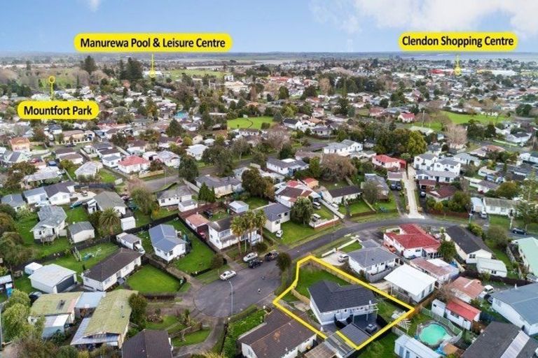 Photo of property in 10 Crampton Place, Manurewa, Auckland, 2102