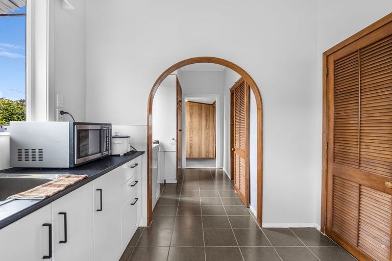 Photo of property in 5 Moore Street, West End, Palmerston North, 4412