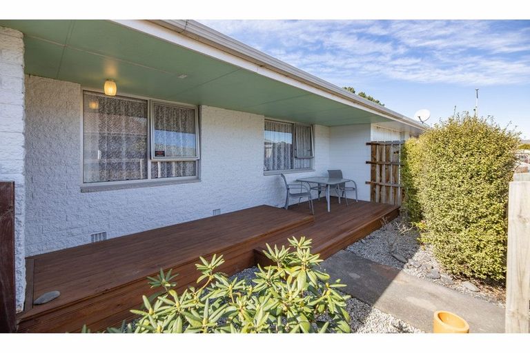 Photo of property in 2/97 Hay Street, Bromley, Christchurch, 8062