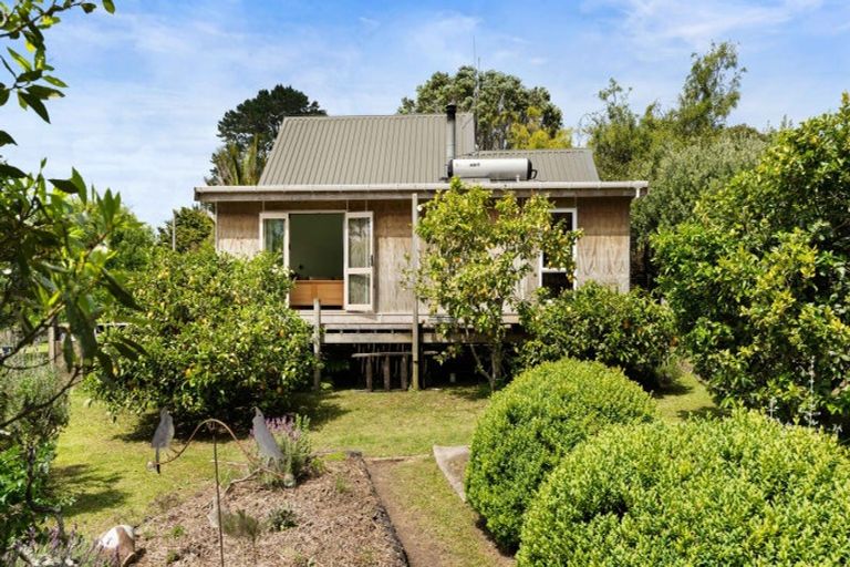 Photo of property in 2447 Port Waikato-waikaretu Road, Waikaretu, Tuakau, 2695