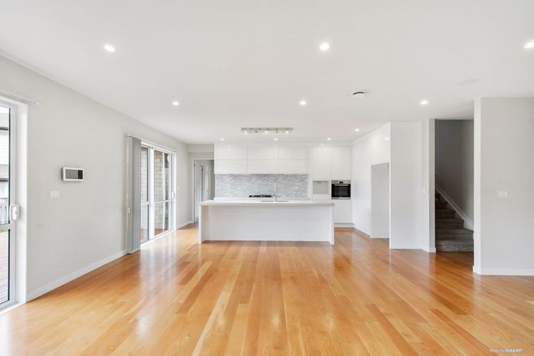 Photo of property in 77 Golden Morning Drive, Albany Heights, Auckland, 0632