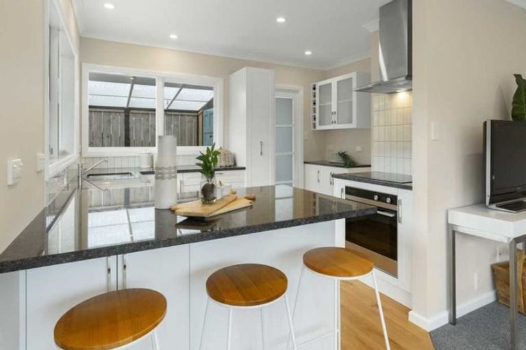 Photo of property in 1/99 Mountbatten Avenue, Hillcrest, Auckland, 0627