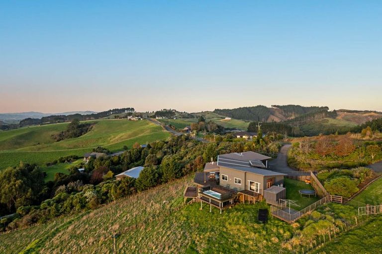 Photo of property in 25 Medhurst Road, Bombay, 2675