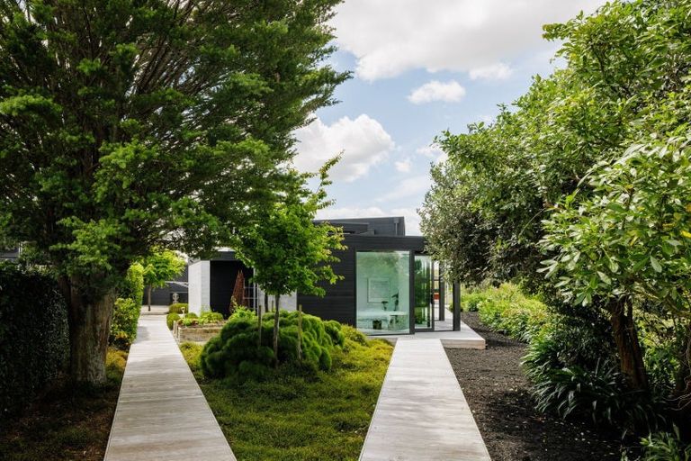 Photo of property in 92 Braid Road, St Andrews, Hamilton, 3200