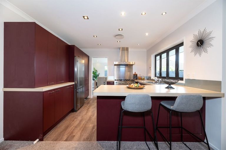 Photo of property in 61 Sapperton Drive, Henderson, Auckland, 0612