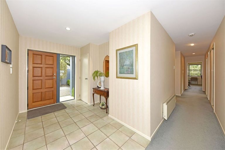 Photo of property in 27 Acorn Close, Waltham, Christchurch, 8023