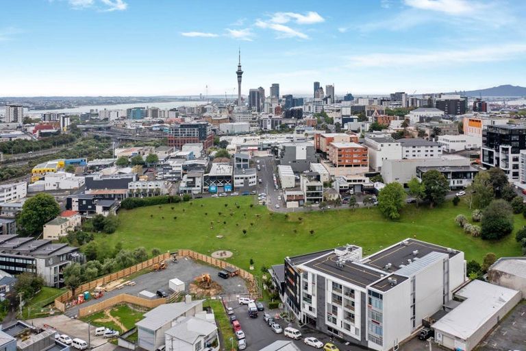 Photo of property in 2n/20 Charlotte Street, Eden Terrace, Auckland, 1021