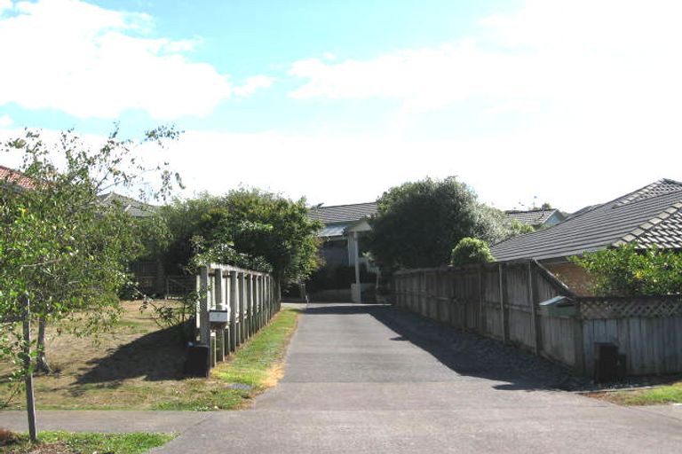 Photo of property in 7 Thornbill Rise, Unsworth Heights, Auckland, 0632