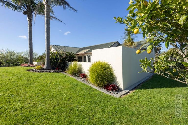 Photo of property in 1224 State Highway 16, Waimauku, 0883