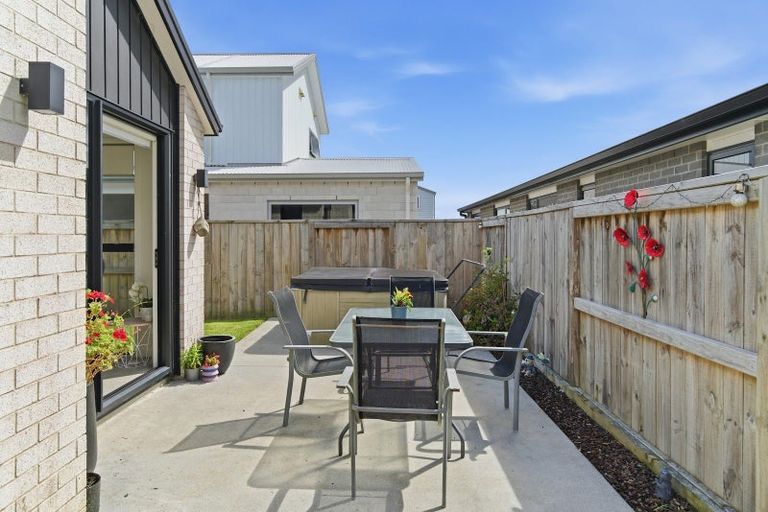 Photo of property in 16 Hinaki Street, Poike, Tauranga, 3112