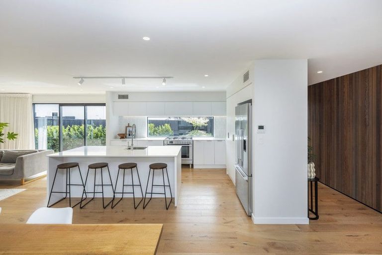 Photo of property in 7 Winning Post Place, Halswell, Christchurch, 8025