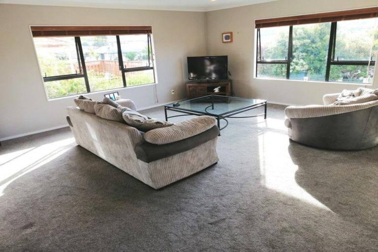 Photo of property in 21 Chadlington Avenue, Henderson, Auckland, 0612