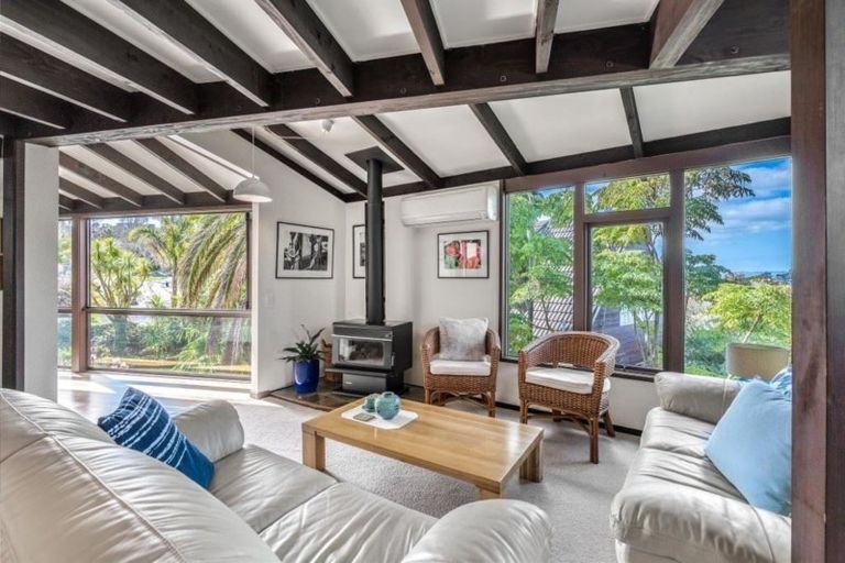 Photo of property in 18 Amante Crescent, Mairangi Bay, Auckland, 0630