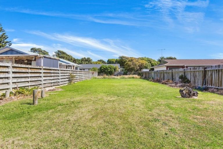 Photo of property in 68 Main Road, Titahi Bay, Porirua, 5022