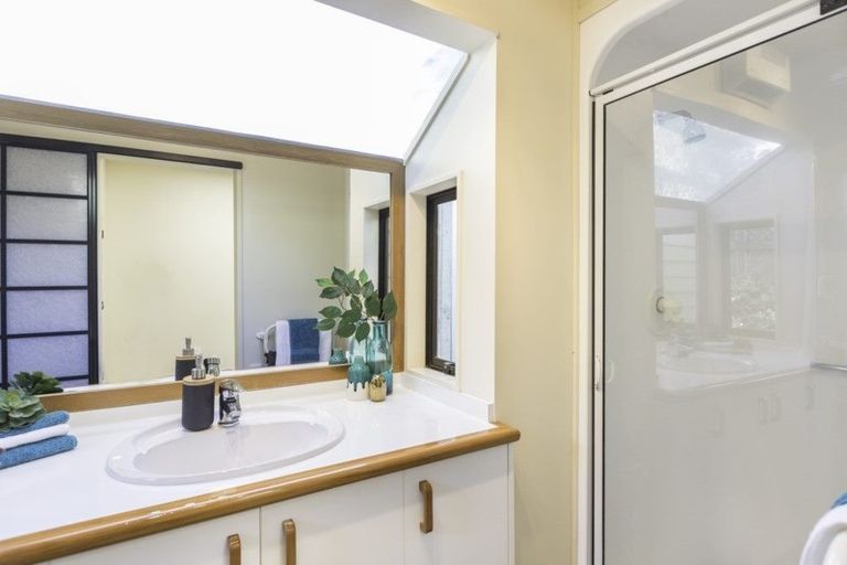 Photo of property in 124 Motuhara Road, Plimmerton, Porirua, 5026