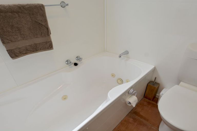 Photo of property in 11 Sylvania Drive, Matua, Tauranga, 3110